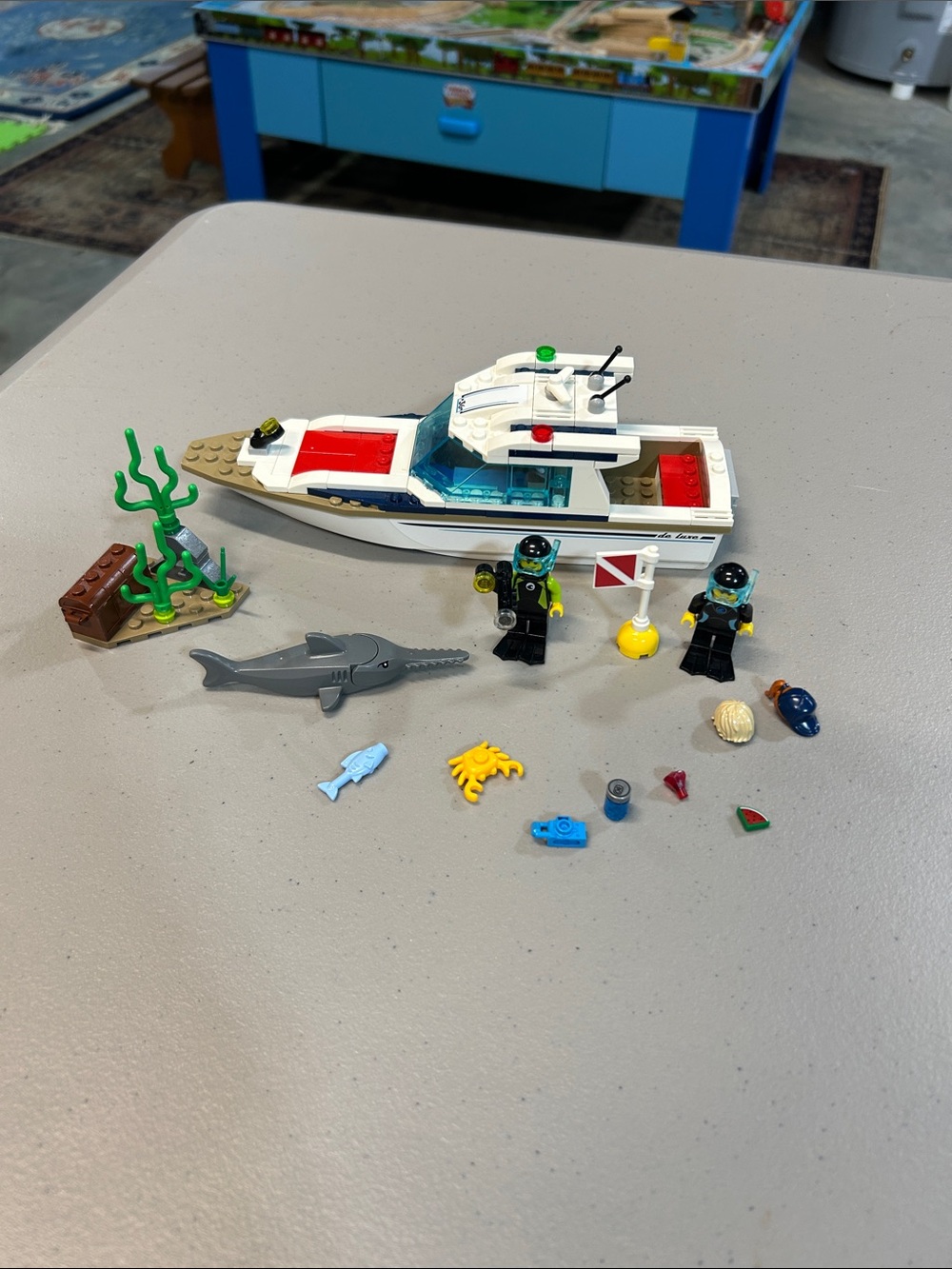 LEGO City Diving Yacht (60221) used
